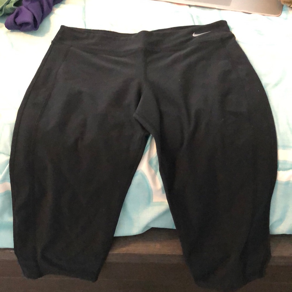 Nike yoga cropped legging pant